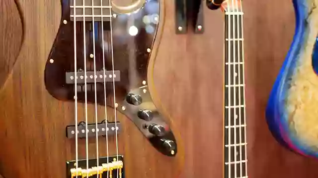 ベースの弦を交換するタイミング、弦の劣化について